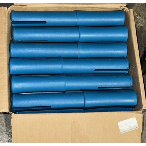 866 - Box Of Approx 12 Shrink Wrap Handles