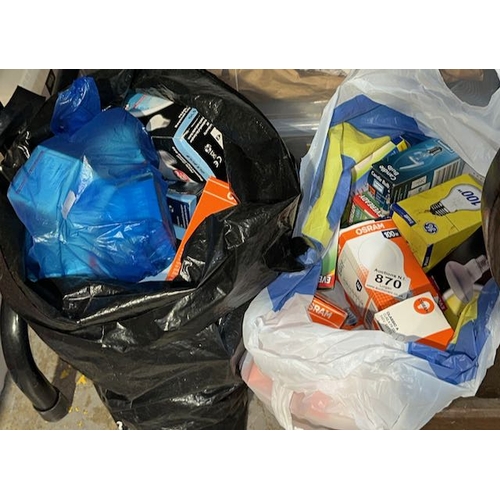 870 - 2 x Bags Of Assorted Bulbs