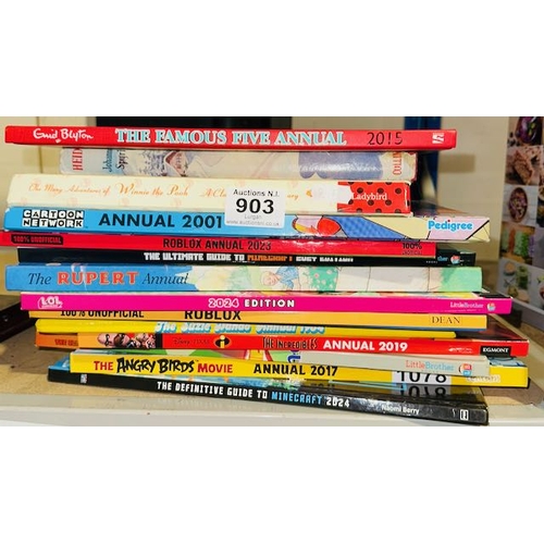 903 - Collection of Vintage Annuals & Books