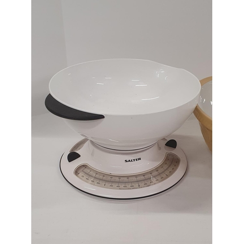 71 - Kitchenalia - Salters scales with plastic bowl accompanied by retro ceramic mixing bowl