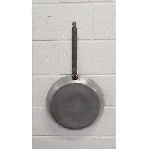 38 - Very large cast iron skillet / paella pan