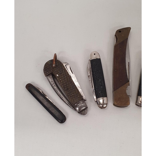 41 - Further collection of 8 vintage knives including a Cheetah Lock Knife