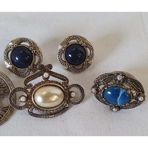 193 - Group of 5 Celtic design items of jewellery including pair of dark blue stone earrings