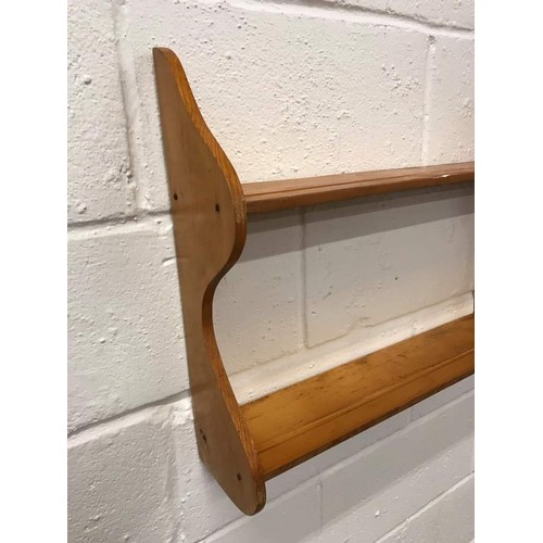 568 - Pine wall mounted plate rack