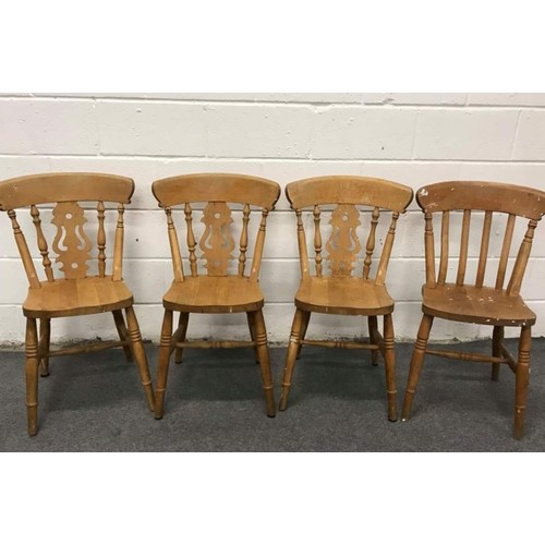 572 - 5 x 3 solid pine kitchen table including 4 beach frame chairs (3 fiddles 1 slat back)