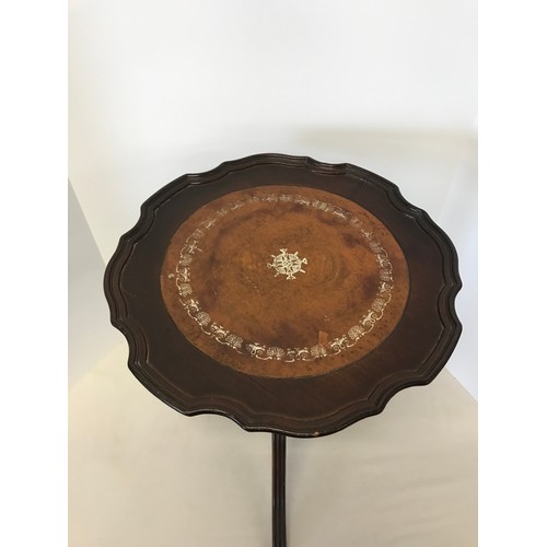 579 - Brown leatherette wine table, h19