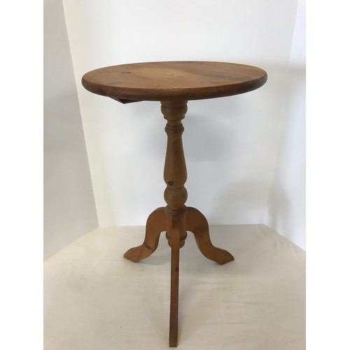 579 - Brown leatherette wine table, h19