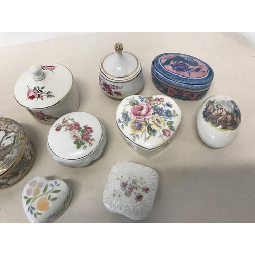 406 - Collection of porcelain trinket and powder pots