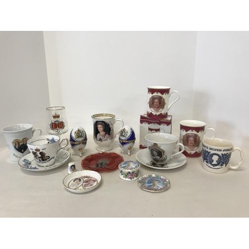 336 - Large collection of ceramic royal commemorative ware including mugs, pots etc