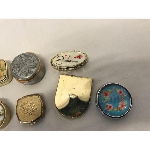 408 - Group of pill boxes and compacts including a Stratton example