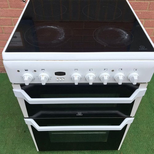 125 - Electric ceramic hob cooker