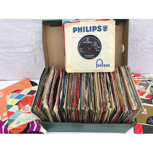 356 - Collection of mixed artists 45s singles