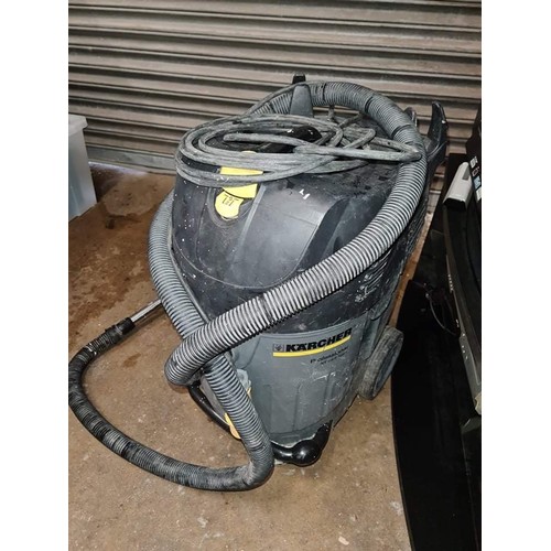 363 - Industrial KARCHER 110  volt carpet cleaner