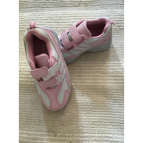 102 - Brand new children pink trainers, size 13.