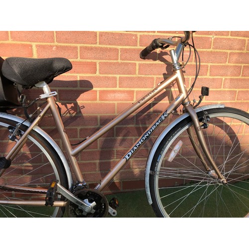 51 - Ladies Crestview diamond back with saddle bag