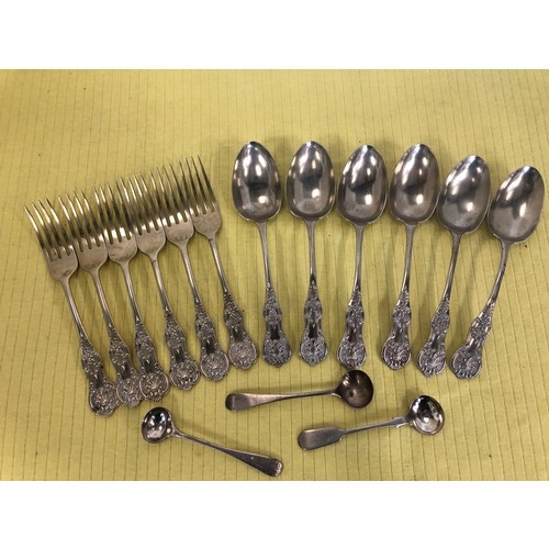 86 - An assortment of silver plated King’s pattern cutlery to include six forks, six spoons and three mus... 