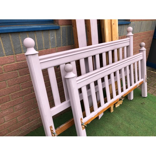 101 - A painted lilac pine double bed