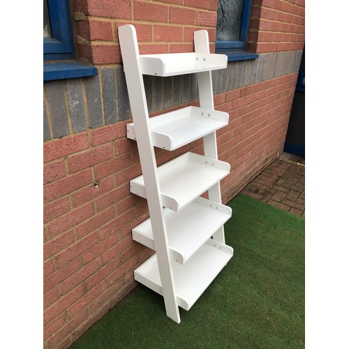 108 - Whit waterfall set of shelving