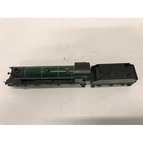 10 - HORNBY Green Southern King Arthur Class 795 00 / Gauge  plus DVD  of steam trains  see all pictures... 