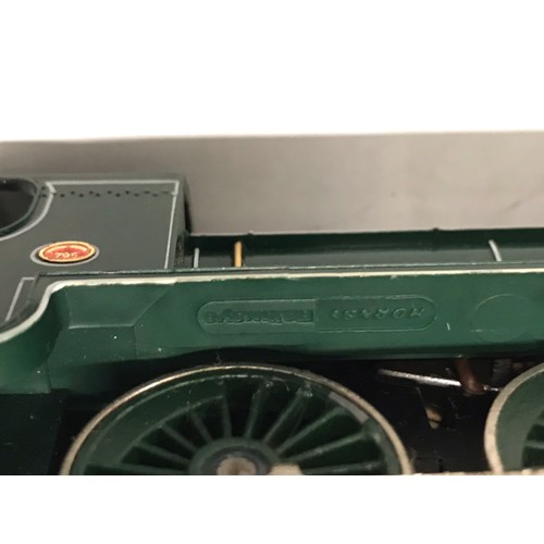 10 - HORNBY Green Southern King Arthur Class 795 00 / Gauge  plus DVD  of steam trains  see all pictures... 