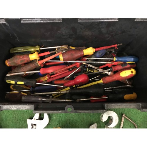 112 - 1 x plastic tool box with contents of tools see all pictures