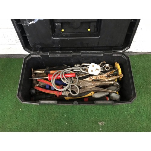 112 - 1 x plastic tool box with contents of tools see all pictures