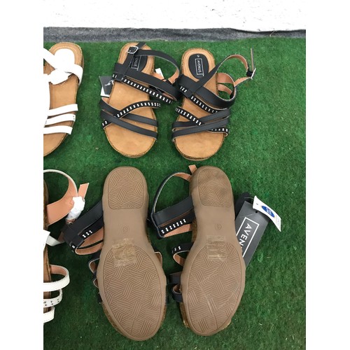 137 - 6 X pairs of a AVENUE  Sandals