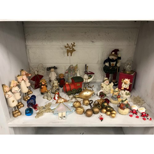 142 - Collection of Christmas Iteams