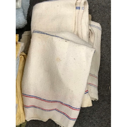 176 - 1 x Bag of Mixed Grade Towels