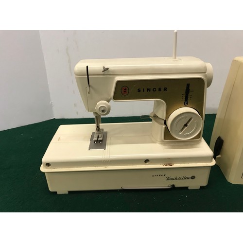 171 - Small SINGER Sewing Machine Model 67A23LITTLE TOUCH &Sew See all pictures