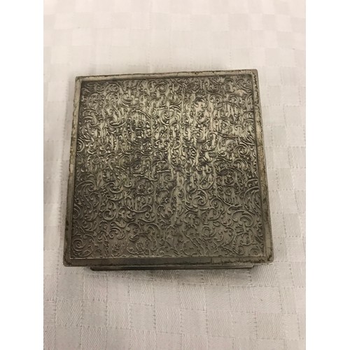 4 - decorative Detailed MetalBox