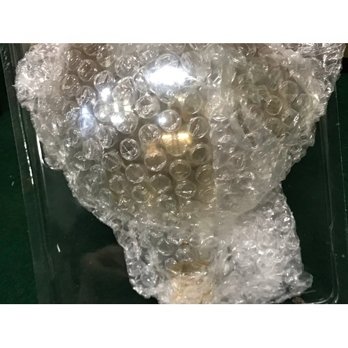 69 - 5 x G125 led bulbs -new