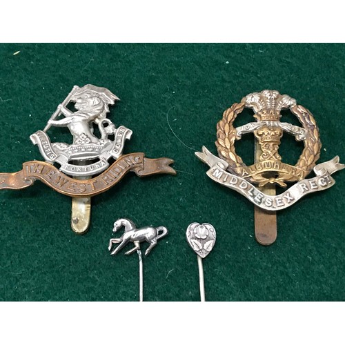 56 - 2 x cap badges + 2 x stick pins