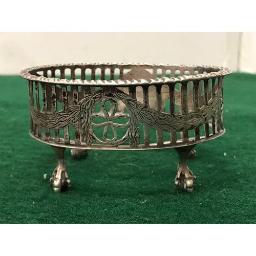 50 - silver hallmarked salt stand with ball and claw feet London 1905 C.S. HarrisTotal Weight 42.37g... 