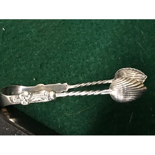 47 - Silver hallmarked apostle sugar tongs Birmingham 1901 see all pictures Total weight 13.10g