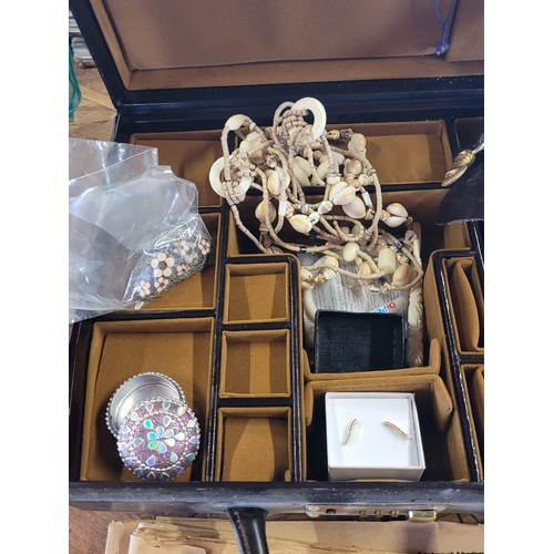 105 - carry case and costume jewellery