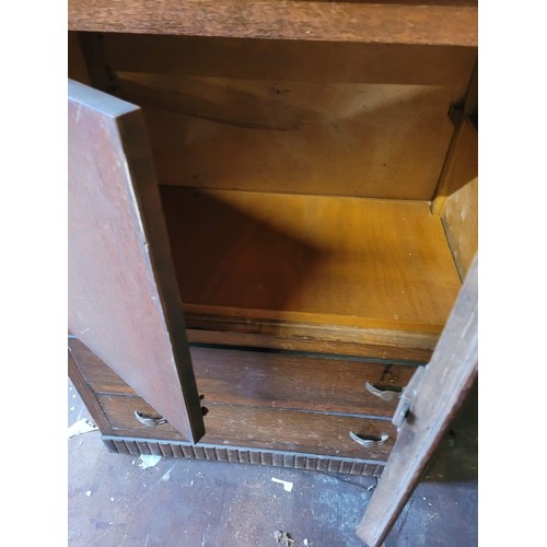 226 - vintage cabinet