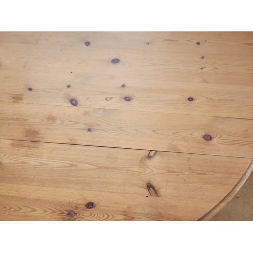 131 - Solid Pine Oval Dinning Table has split