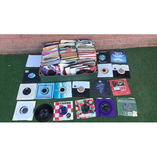 46 - Large quantity of singles 45s