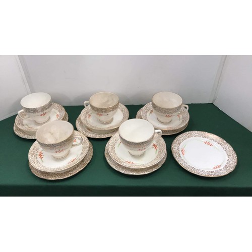 6 - 16 piece part tea set by Old Royal