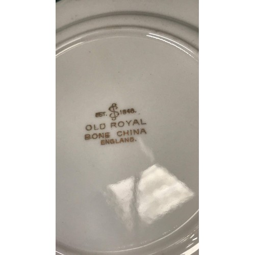 6 - 16 piece part tea set by Old Royal