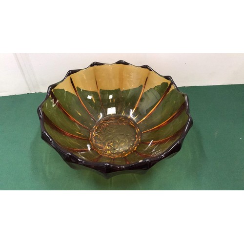 21 - Amber glass decorative fruit bowl