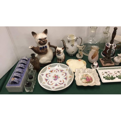 128 - Large quantity of china, glass & collectables