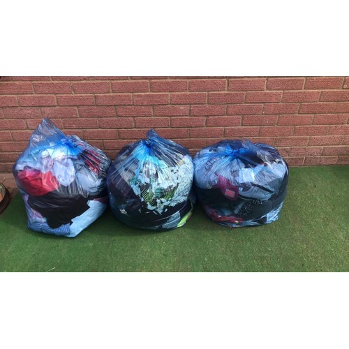 126 - Very large quantity of clothing for male and female - some new with tags