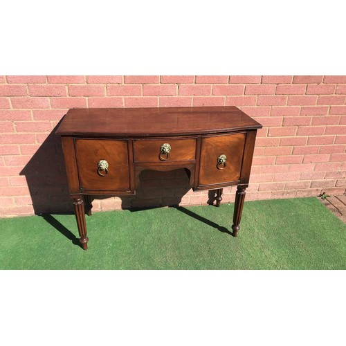 226 - Mahogany 3 draw sideboard/low boy