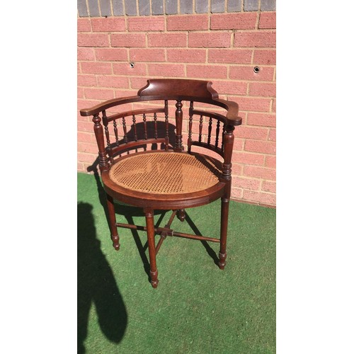 224 - Oval Edwardian mahogany parlour chair with bourgeois seat