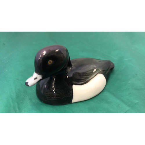 242 - Beswick tufted duck approved by Peter Scott