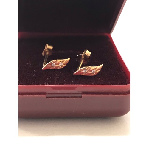 174 - Pair of 14ct gold earrings 0.74g