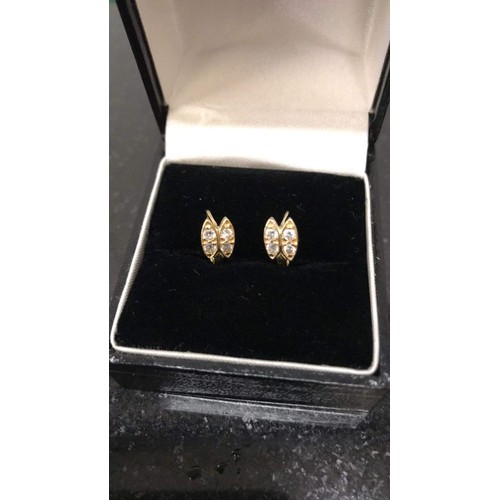 184 - Pair of 14ct gold earrings 1.43g