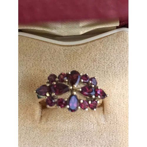 179 - 9ct ring with pink stones weight 3.64g size N/O